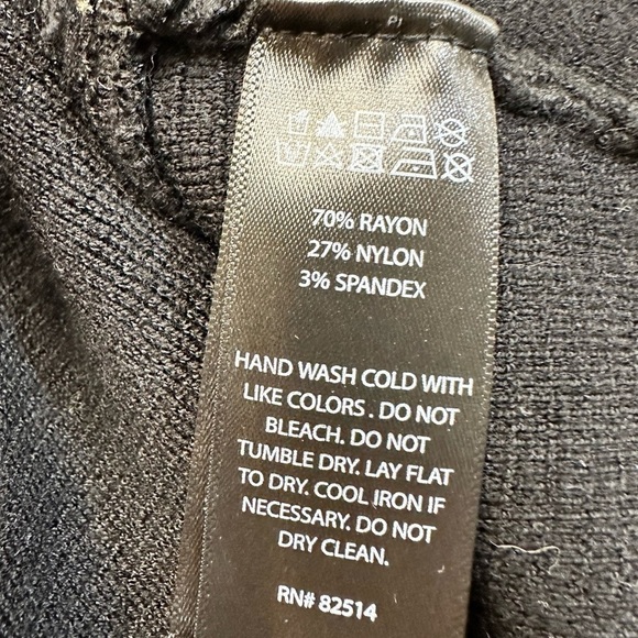 HOUSE OF HARLOW 1960 Black Deep V-neck Cropped Compression Knit Top - Picture 5 of 8